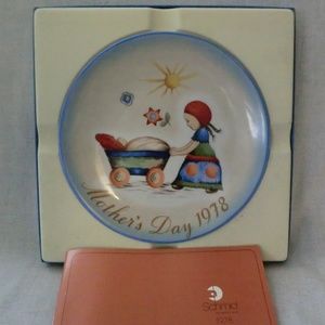 Schmid MOTHER'S DAY plate 1979 - Afternoon Stroll collection